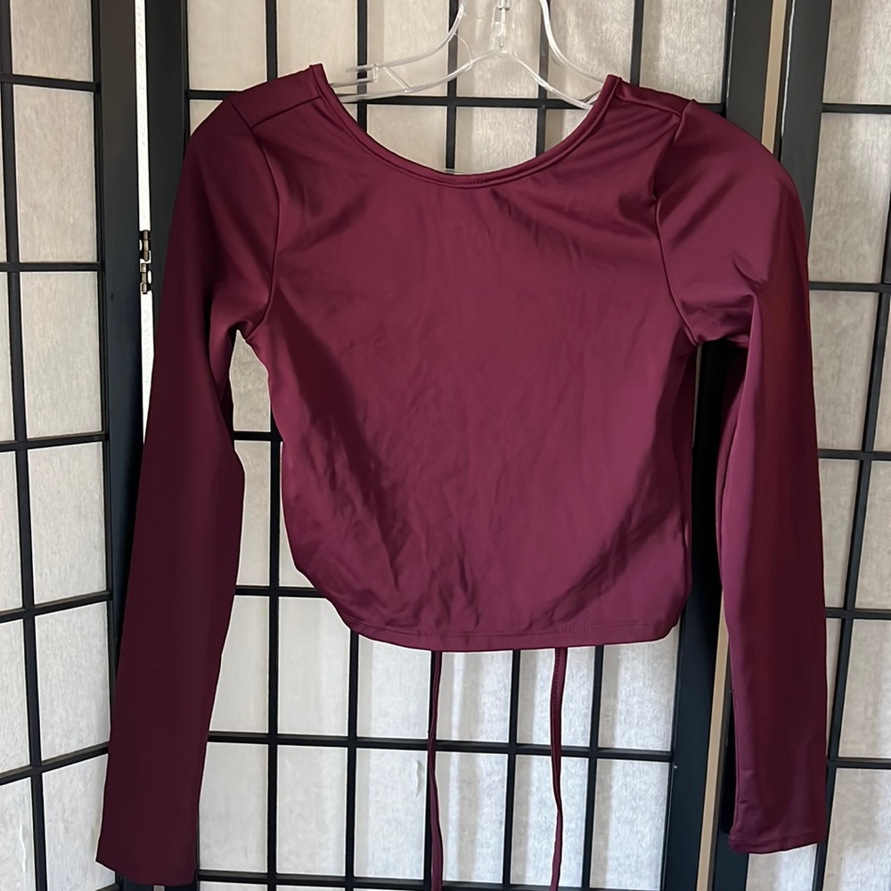 Long sleeve burgundy top